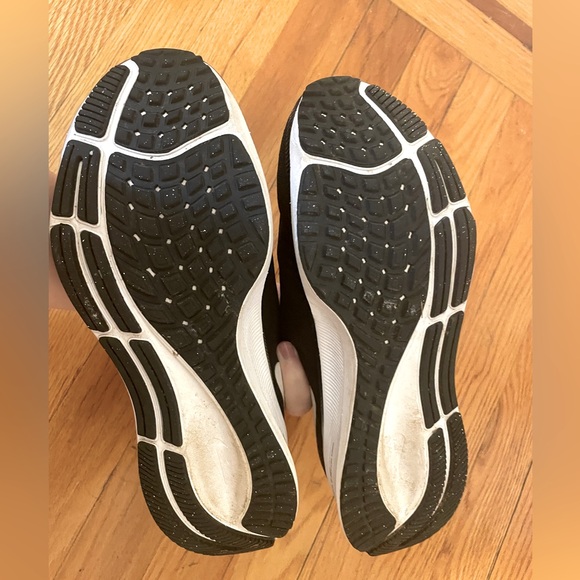 Nike Zoom Pegasus 37 Women’s 7.5 Black/White Sneakers - Picture 2 of 7